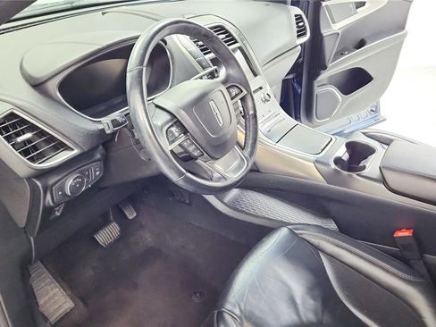 Used 2019 Lincoln Nautilus Select image 16