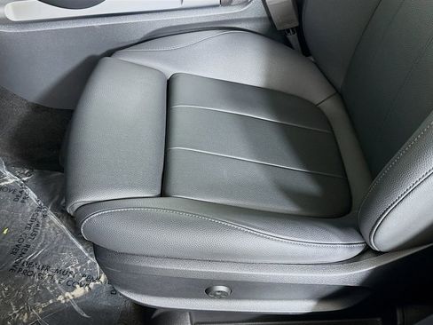 Used 2024 Mercedes-Benz GLB 250 4MATIC image 19