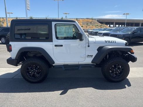 Used 2022 Jeep Wrangler Sport AWD/4WD image 7