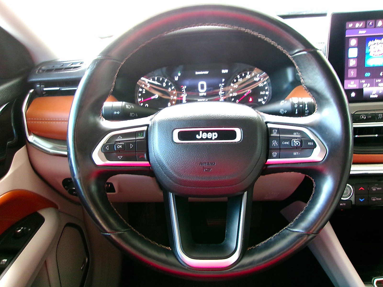 Used 2022 Jeep Compass Limited w/ Sun and Sound Group AWD/4WD image 9