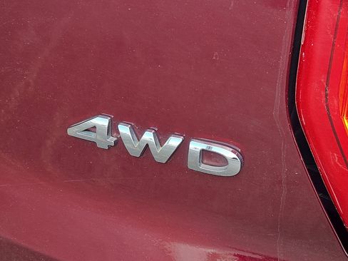 Used 2018 Ford Explorer XLT w/ Equipment Group 202A image 4