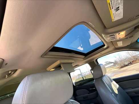 Used 2007 Chevrolet Tahoe LTZ w/ LTZ Preferred Equipment Group image 12