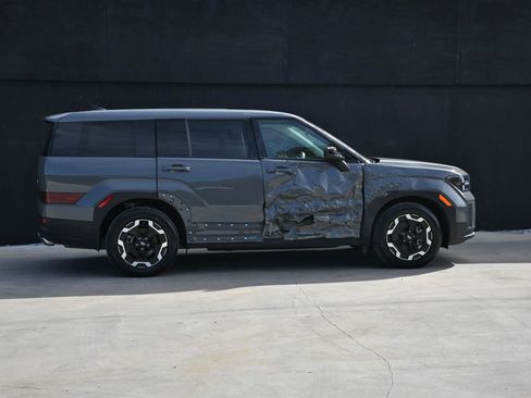 Used 2024 Hyundai Santa Fe SE image 6