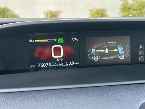 Certified 2022 Toyota Prius LE image 41