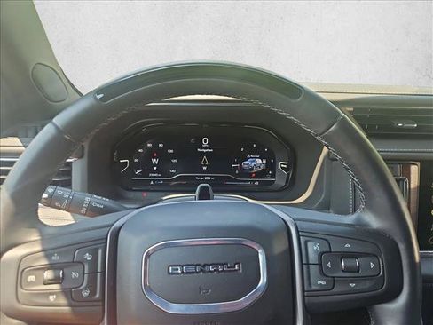 Used 2024 GMC Yukon Denali Ultimate AWD/4WD image 11