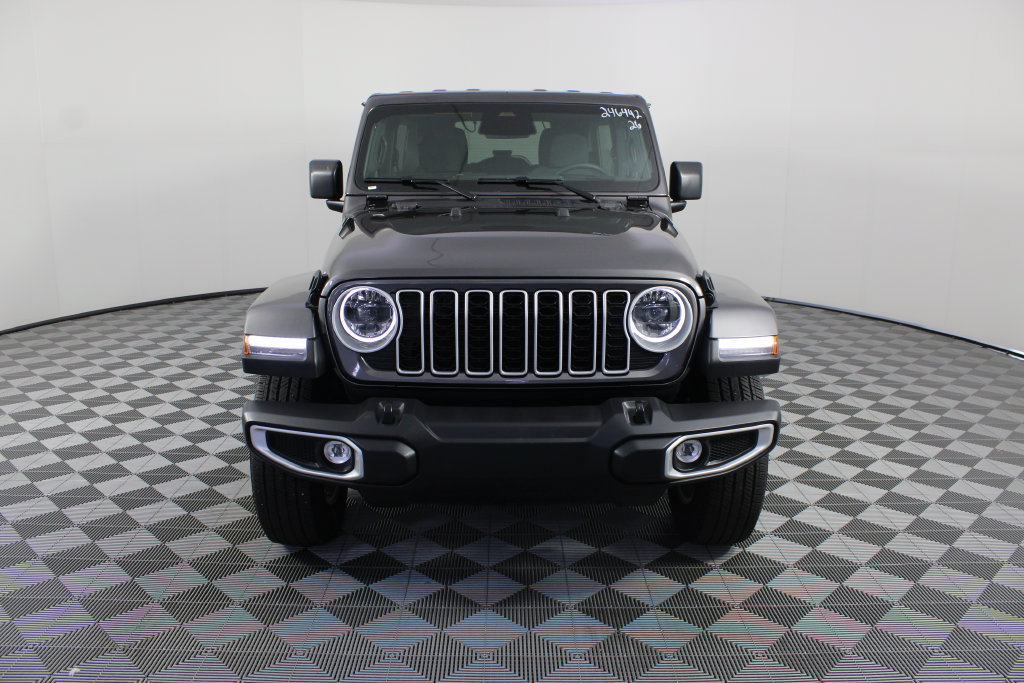 Used 2026 Jeep Wrangler Unlimited Sahara AWD/4WD image 9