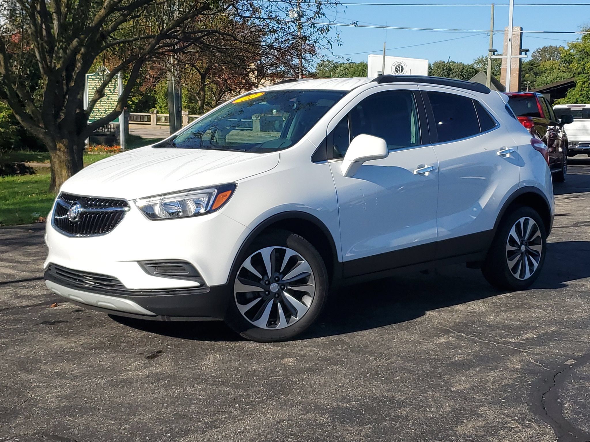 Used 2022 Buick Encore Preferred w/ Safety Package FWD image 29