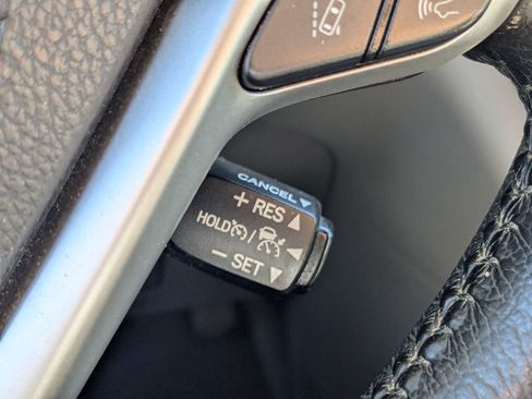 Used 2020 Toyota Sienna XLE FWD image 31