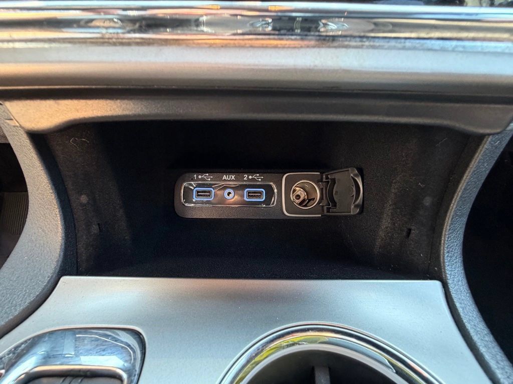 Certified 2022 Jeep Grand Cherokee Laredo E AWD/4WD image 27
