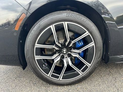 Used 2024 BMW 760i xDrive w/ Executive Package image 9