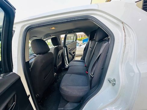 Used 2020 Chevrolet Trax LS w/ Tint and Cruise Package FWD image 18