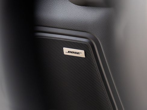 New 2026 Porsche Macan image 23