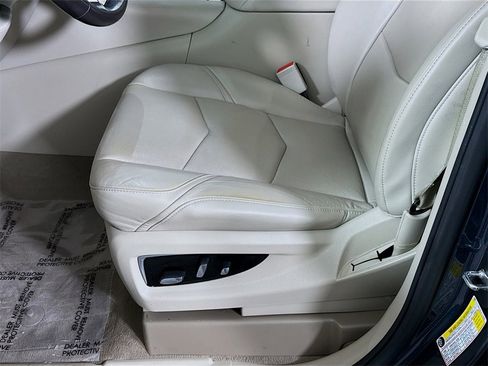 Used 2020 Cadillac Escalade Luxury image 24