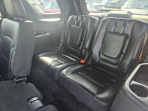 Used 2018 Ford Explorer XLT w/ Equipment Group 202A AWD/4WD image 15