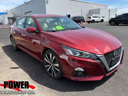 Used 2019 Nissan Altima 2.5 Platinum FWD image 1