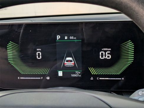 Used 2025 Kia K4 LXS image 22