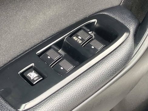Used 2019 Ford Ranger XL w/ Equipment Group 101A Mid RWD image 18