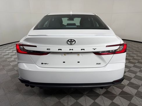 Used 2025 Toyota Camry SE FWD image 9