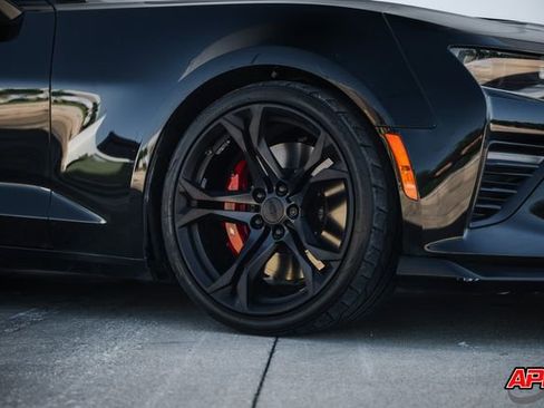 Used 2018 Chevrolet Camaro SS image 52