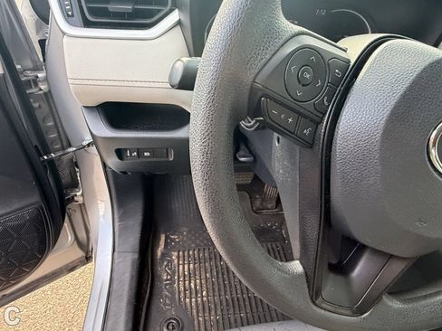 Used 2023 Toyota RAV4 XLE FWD image 17