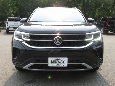 Used 2022 Volkswagen Taos SEL image 3