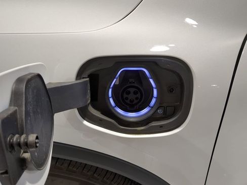 Used 2025 Ford Escape SE image 15