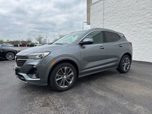 Used 2022 Buick Encore GX Essence w/ Advanced Technology Package FWD image 3