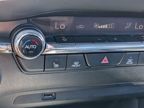 Used 2019 MAZDA MAZDA3 AWD Hatchback w/ Premium Pkg image 31