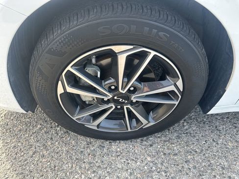 Used 2023 Kia Forte LXS w/ LXS Technology Package image 6