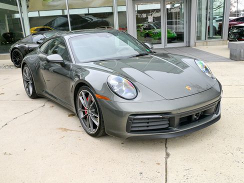 Used 2020 Porsche 911 Carrera 4S image 3