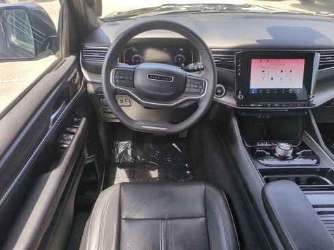 Used 2023 Jeep Wagoneer Series III w/ Premium Group I AWD/4WD image 18