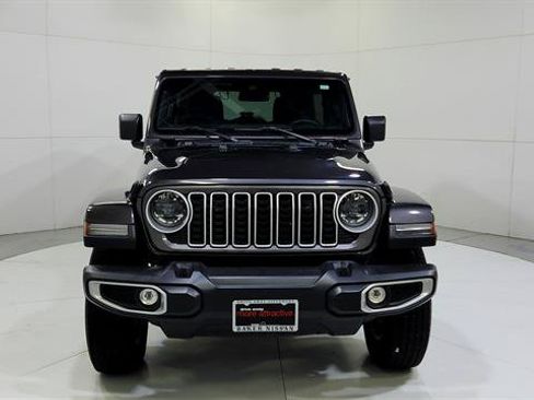 Used 2025 Jeep Wrangler Unlimited Sahara AWD/4WD image 2