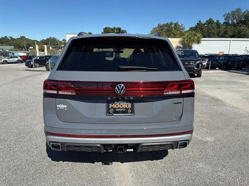 New 2026 Volkswagen Atlas Peak Edition image 5