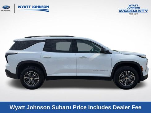 Used 2025 Chevrolet Traverse LT AWD/4WD image 11