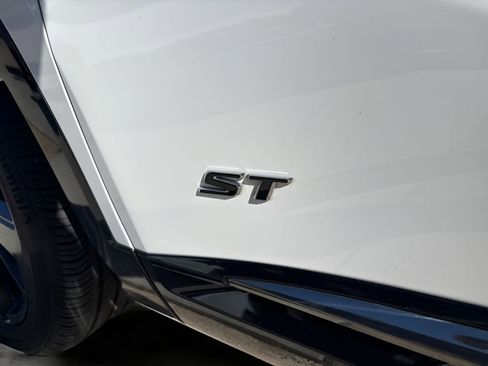 Used 2025 Buick Envision Sport Touring image 43