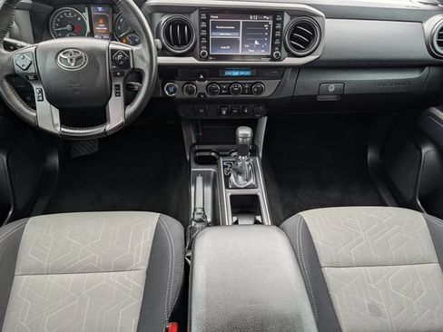 Used 2021 Toyota Tacoma TRD Off-Road AWD/4WD image 11