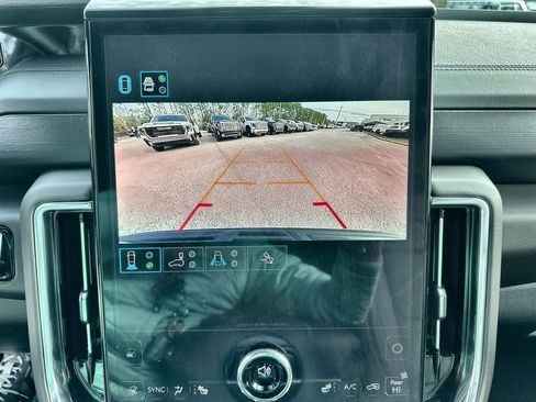 Certified 2025 GMC Yukon Denali image 15