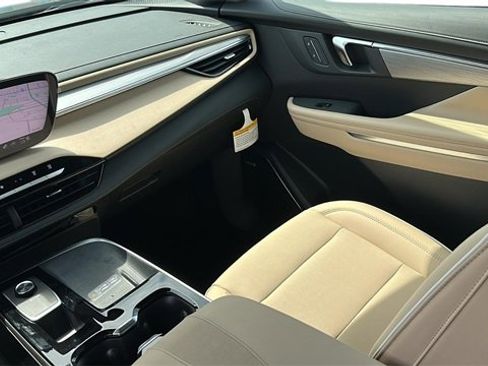 New 2025 Buick Enclave Preferred image 17