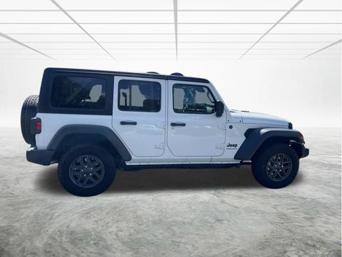 Used 2026 Jeep Wrangler Unlimited Sport AWD/4WD image 4