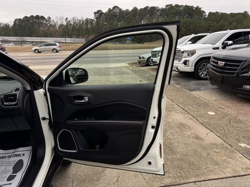 Used 2019 Jeep Compass Limited w/ Safety & Security Group image 15