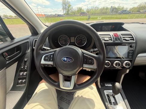 Used 2018 Subaru Forester 2.5i Premium w/ All-Weather Package AWD/4WD image 12