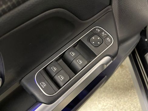 Used 2023 Mercedes-Benz EQB 300 4MATIC image 16