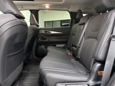 Certified 2027 INFINITI QX60 Luxe w/ Cargo Package FWD image 15