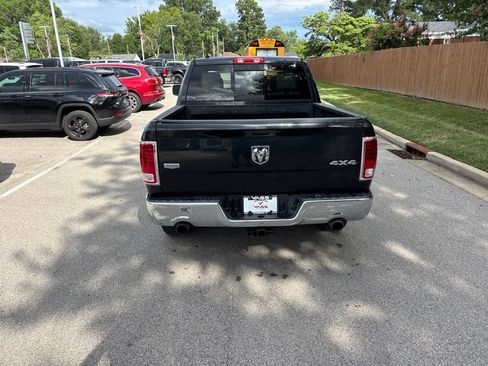 Used 2016 RAM 1500 Laramie w/ Convenience Group AWD/4WD image 3