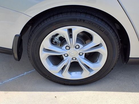 Certified 2025 Honda Accord LX image 9