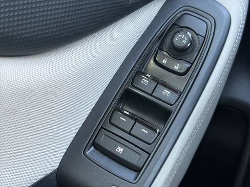 Used 2022 Subaru Forester Premium AWD/4WD image 11