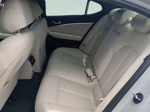 Used 2026 Genesis G70 2.5T image 9