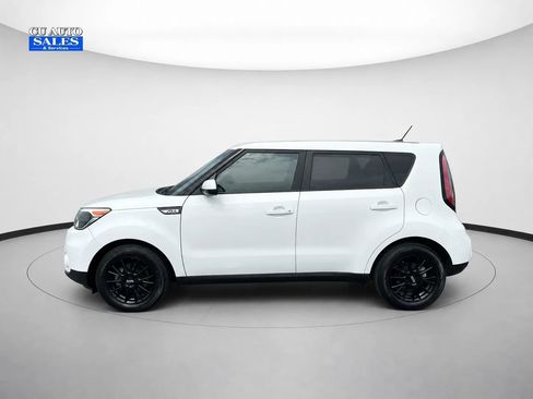 Used 2019 Kia Soul + FWD image 4
