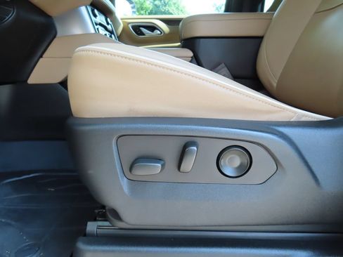 Used 2022 Chevrolet Tahoe Premier AWD/4WD image 7