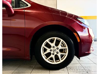 Used 2021 Chrysler Pacifica Touring-L